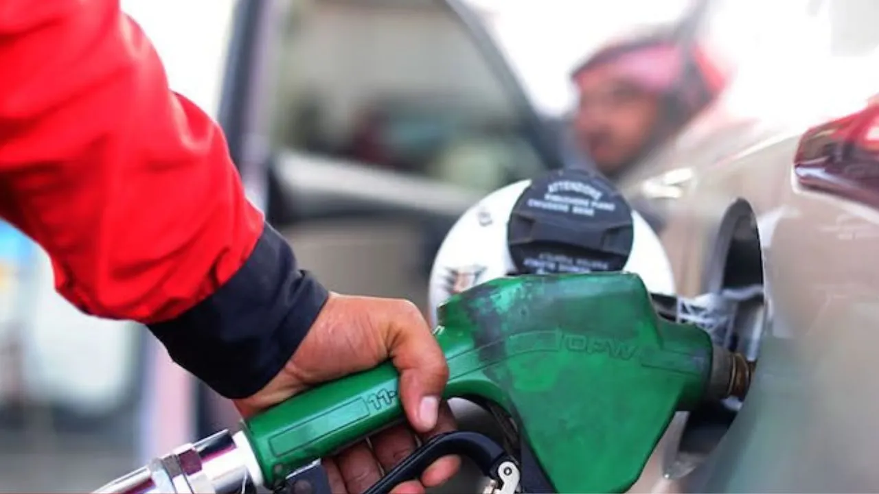 “قبل تعبي سيارتك”.. شوف ارتفاع اسعار الوقود في الإمارات لشهر ديسمبر.. ماذا ينتظر المستهلك؟